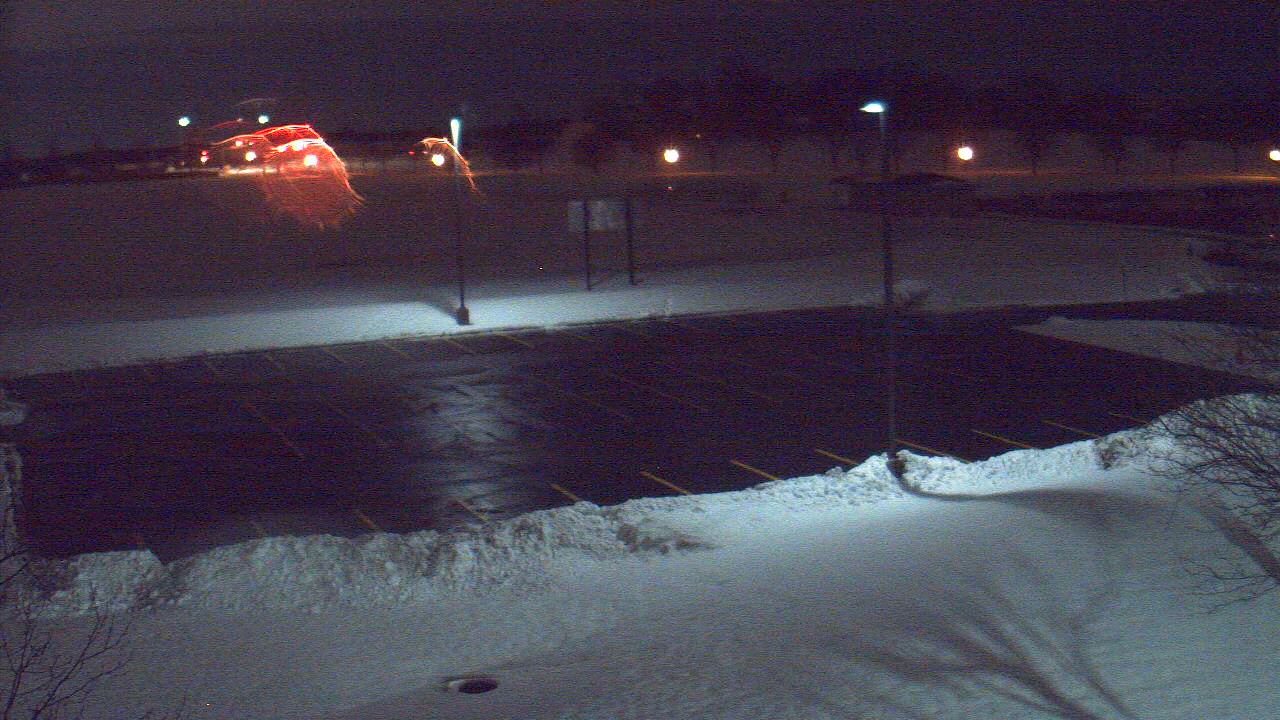 Thumbnail for current weather camera view from Geneva MS in Geneva, Illinois