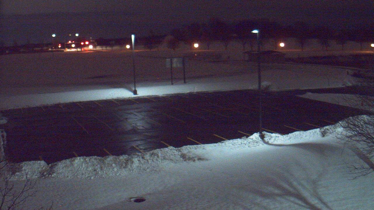 Thumbnail for current weather camera view from Geneva MS in Geneva, Illinois