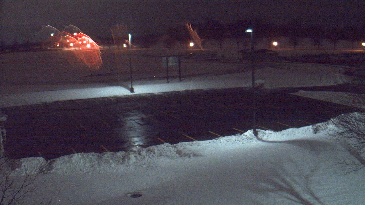 Thumbnail for current weather camera view from Geneva MS in Geneva, Illinois