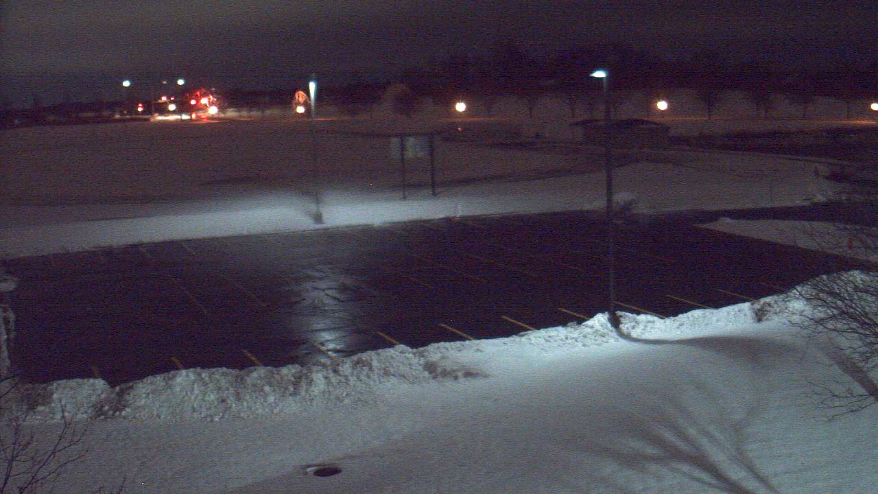 Thumbnail for current weather camera view from Geneva MS in Geneva, Illinois