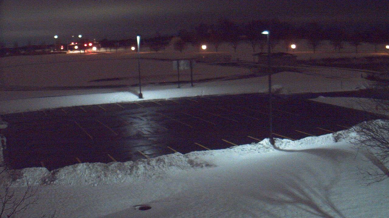 Thumbnail for current weather camera view from Geneva MS in Geneva, Illinois