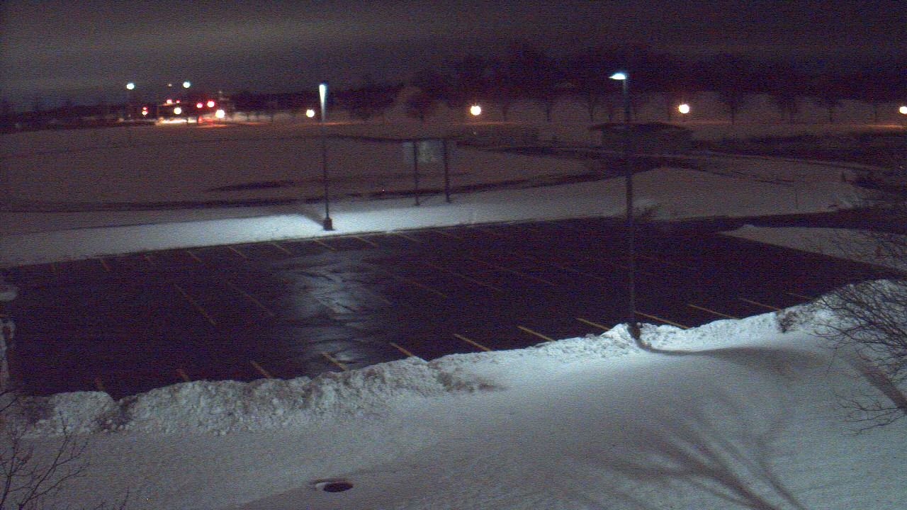 Thumbnail for current weather camera view from Geneva MS in Geneva, Illinois