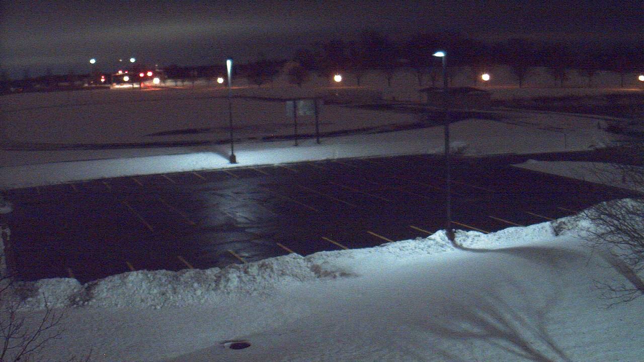 Thumbnail for current weather camera view from Geneva MS in Geneva, Illinois