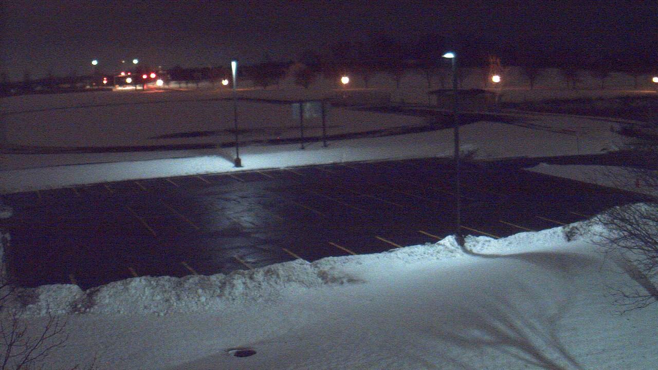 Thumbnail for current weather camera view from Geneva MS in Geneva, Illinois