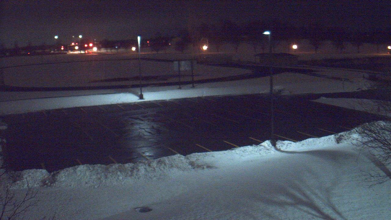 Thumbnail for current weather camera view from Geneva MS in Geneva, Illinois
