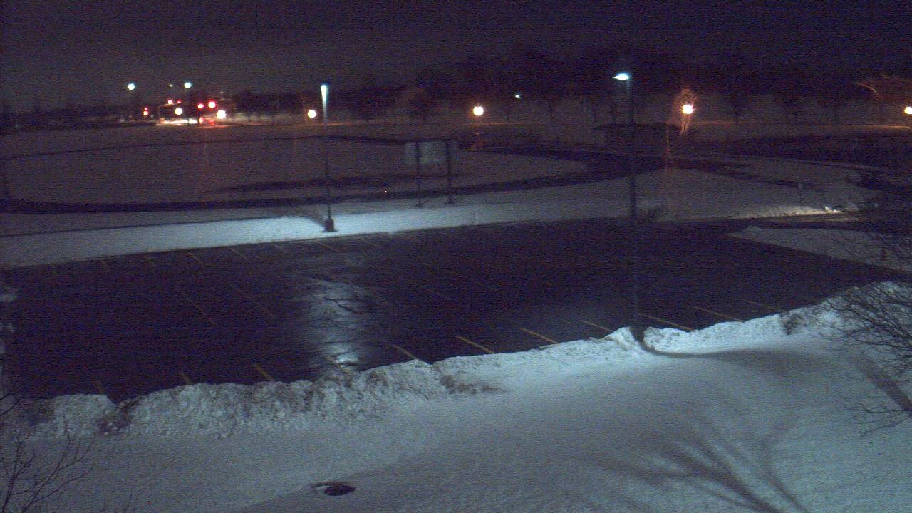Thumbnail for current weather camera view from Geneva MS in Geneva, Illinois