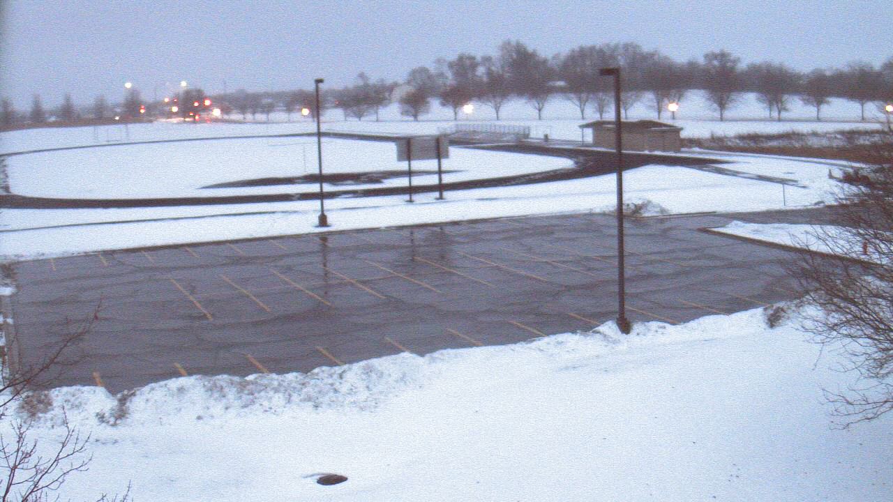 Thumbnail for current weather camera view from Geneva MS in Geneva, Illinois