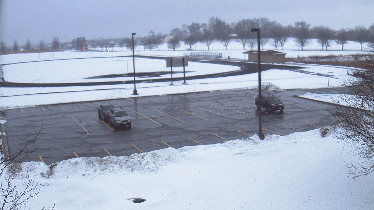 Thumbnail for current weather camera view from Geneva MS in Geneva, Illinois