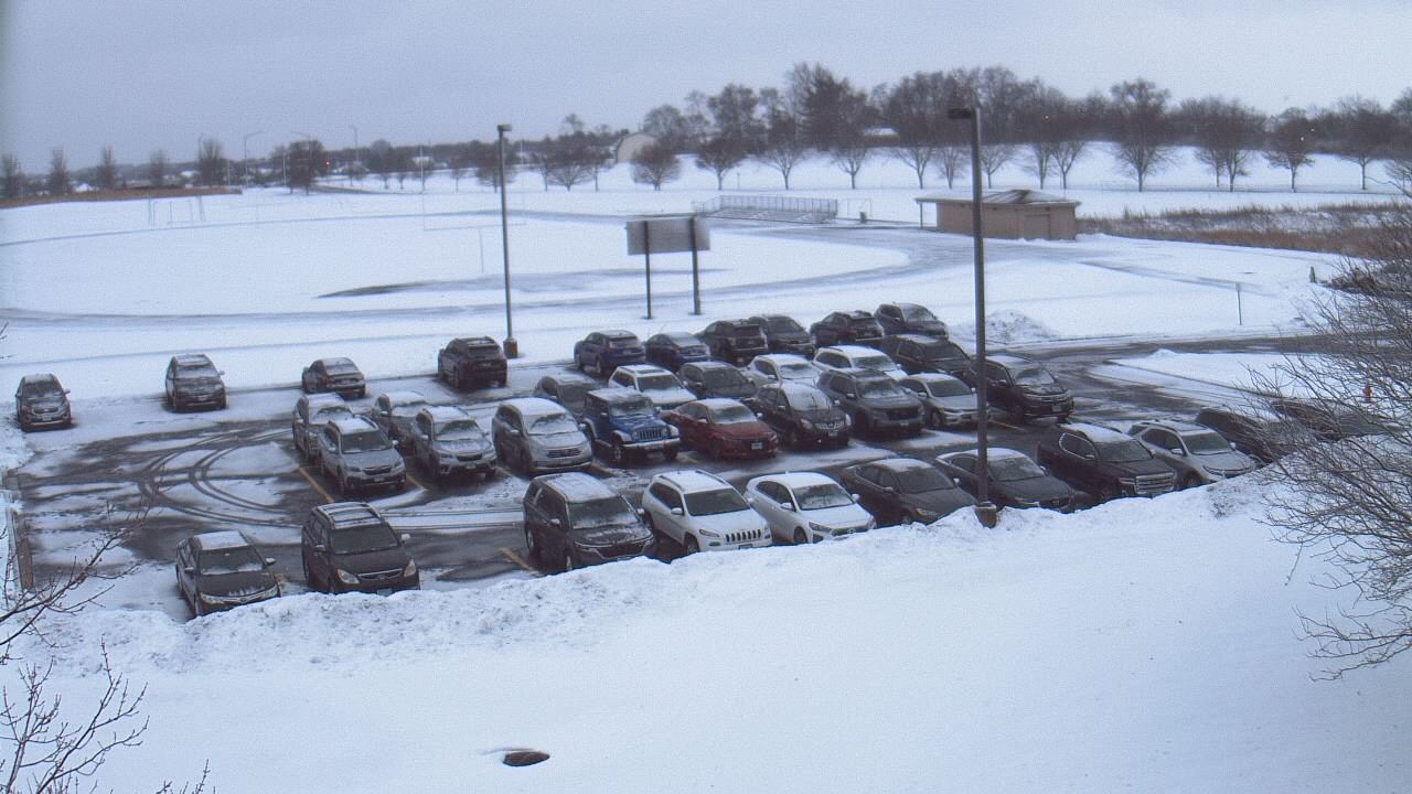 Thumbnail for current weather camera view from Geneva MS in Geneva, Illinois