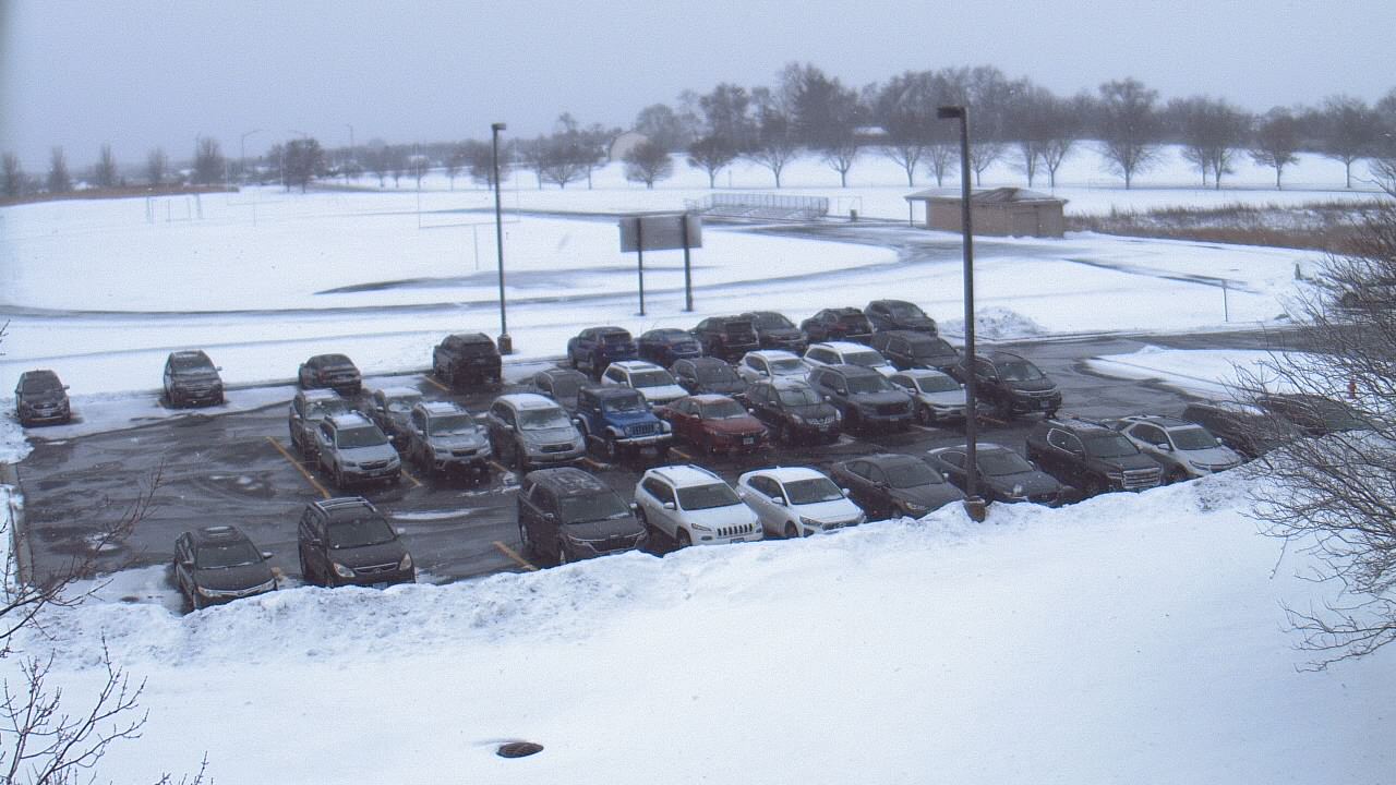 Thumbnail for current weather camera view from Geneva MS in Geneva, Illinois