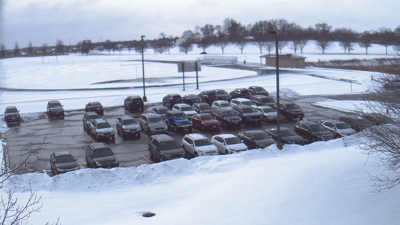 Thumbnail for current weather camera view from Geneva MS in Geneva, Illinois