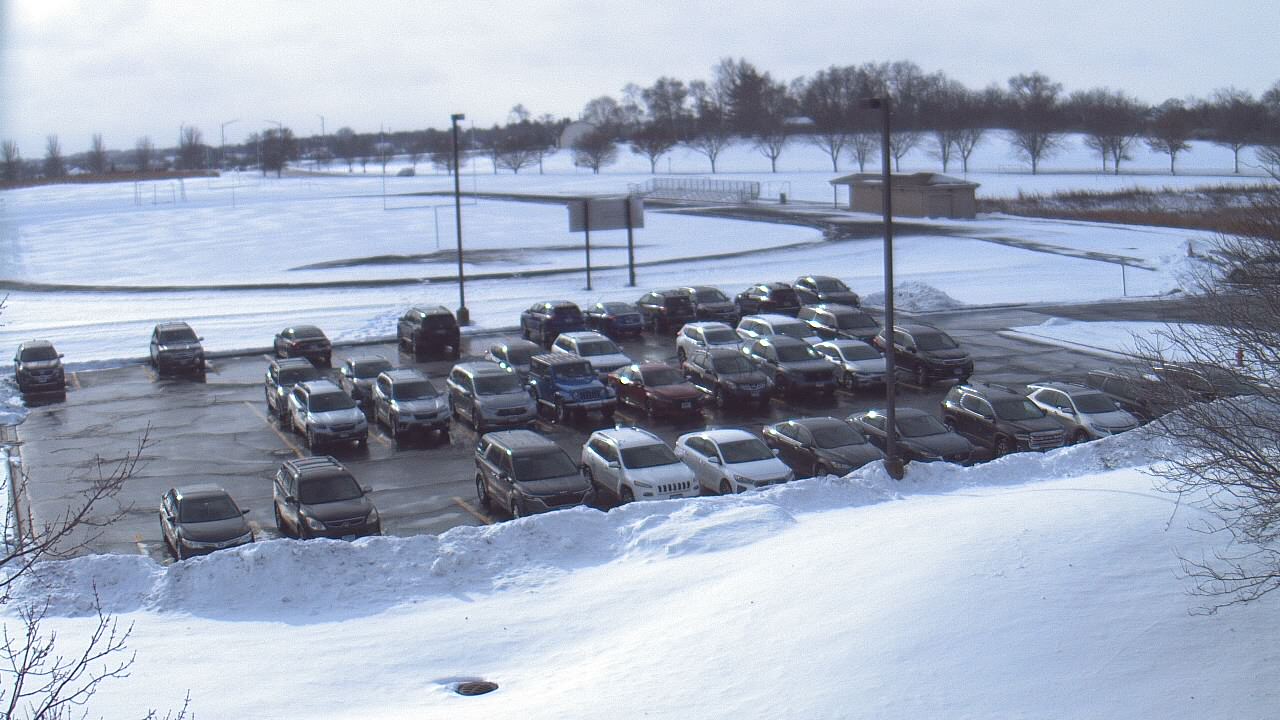 Thumbnail for current weather camera view from Geneva MS in Geneva, Illinois