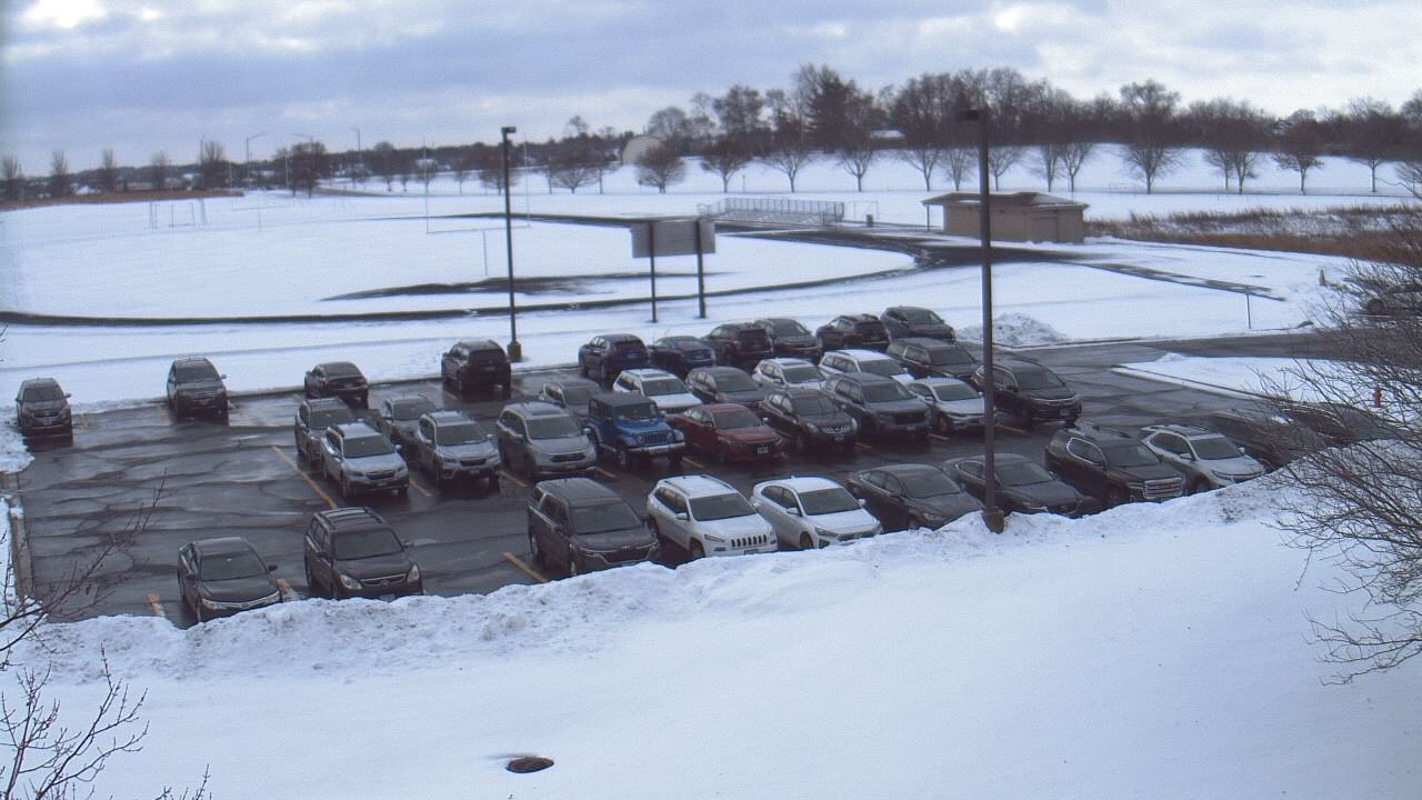 Thumbnail for current weather camera view from Geneva MS in Geneva, Illinois