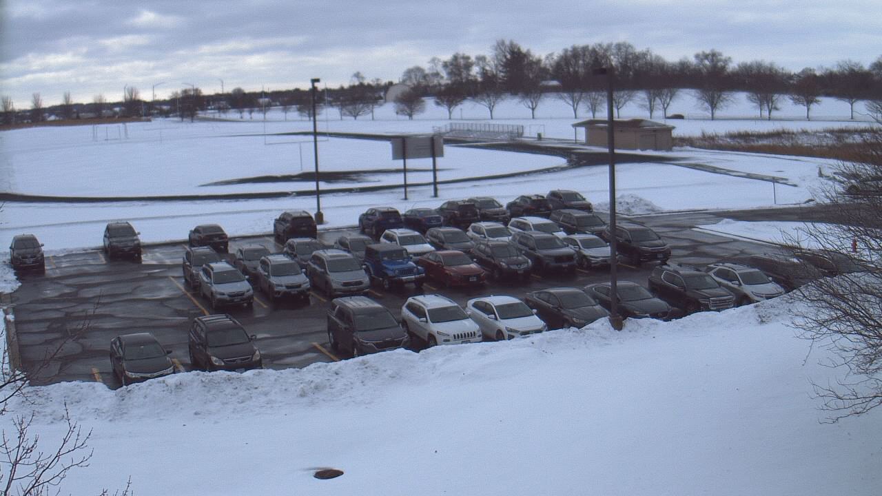 Thumbnail for current weather camera view from Geneva MS in Geneva, Illinois