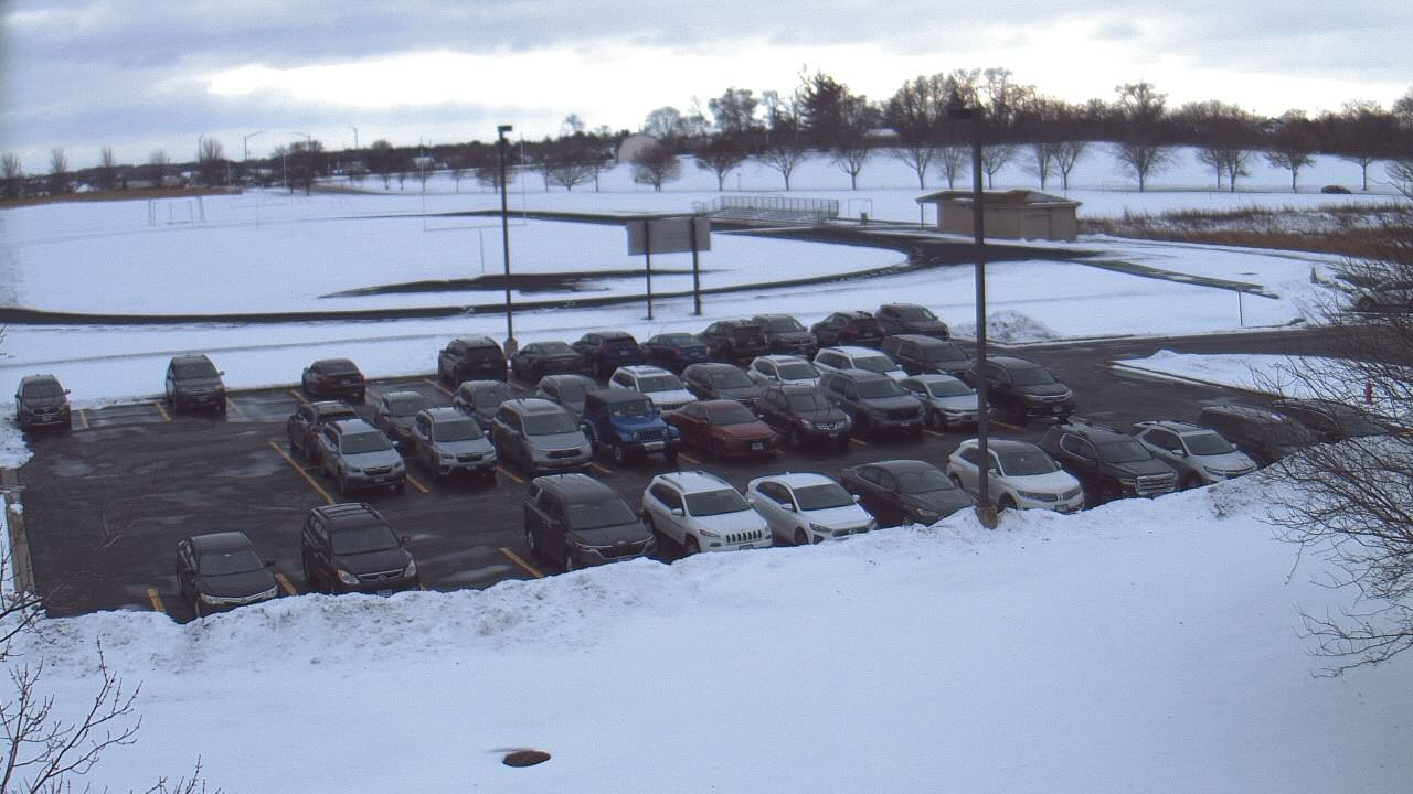 Thumbnail for current weather camera view from Geneva MS in Geneva, Illinois