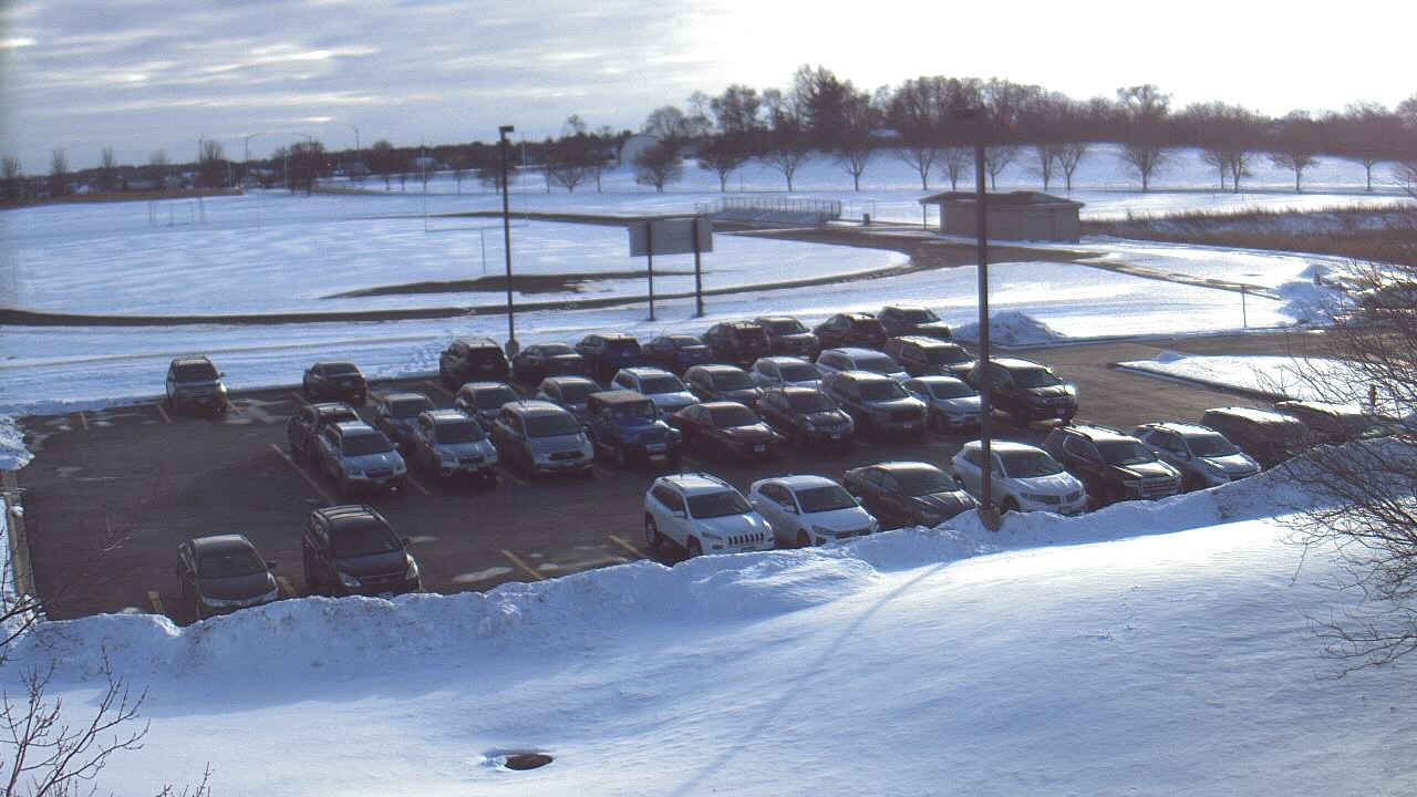 Thumbnail for current weather camera view from Geneva MS in Geneva, Illinois