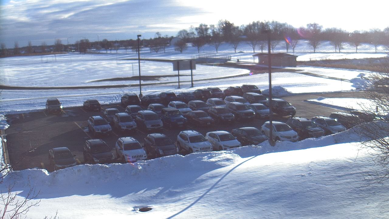 Thumbnail for current weather camera view from Geneva MS in Geneva, Illinois