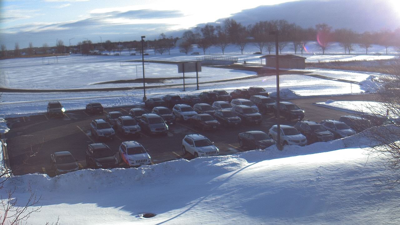 Thumbnail for current weather camera view from Geneva MS in Geneva, Illinois