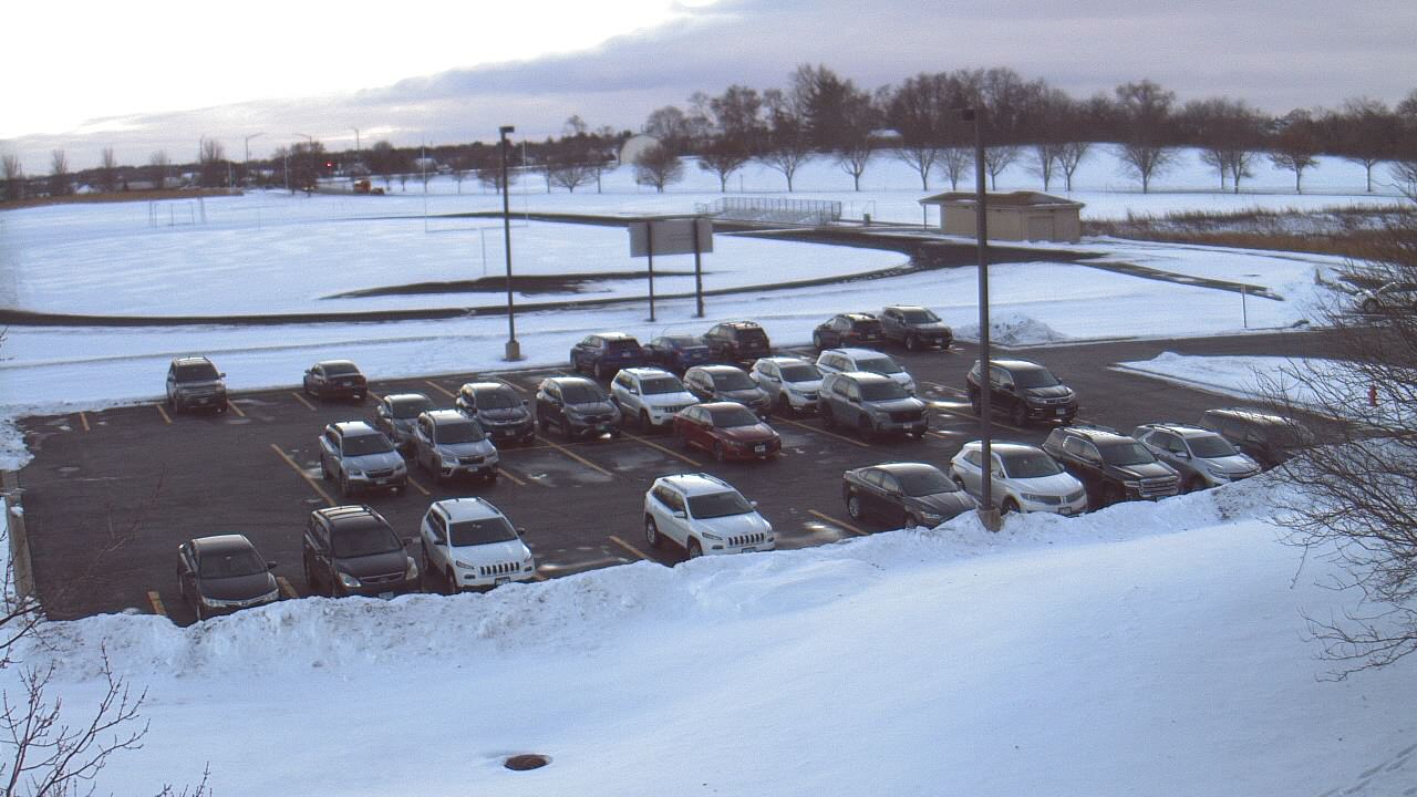 Thumbnail for current weather camera view from Geneva MS in Geneva, Illinois