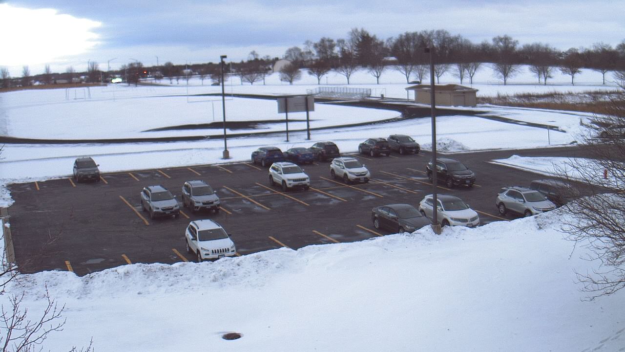 Thumbnail for current weather camera view from Geneva MS in Geneva, Illinois