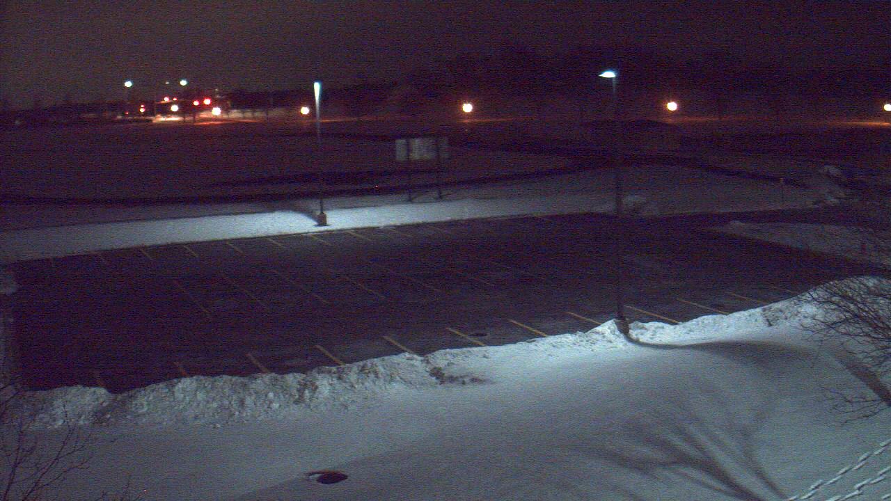 Thumbnail for current weather camera view from Geneva MS in Geneva, Illinois
