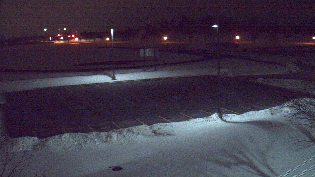 Thumbnail for current weather camera view from Geneva MS in Geneva, Illinois