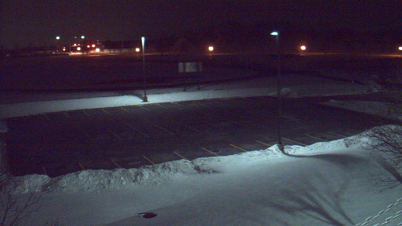Thumbnail for current weather camera view from Geneva MS in Geneva, Illinois