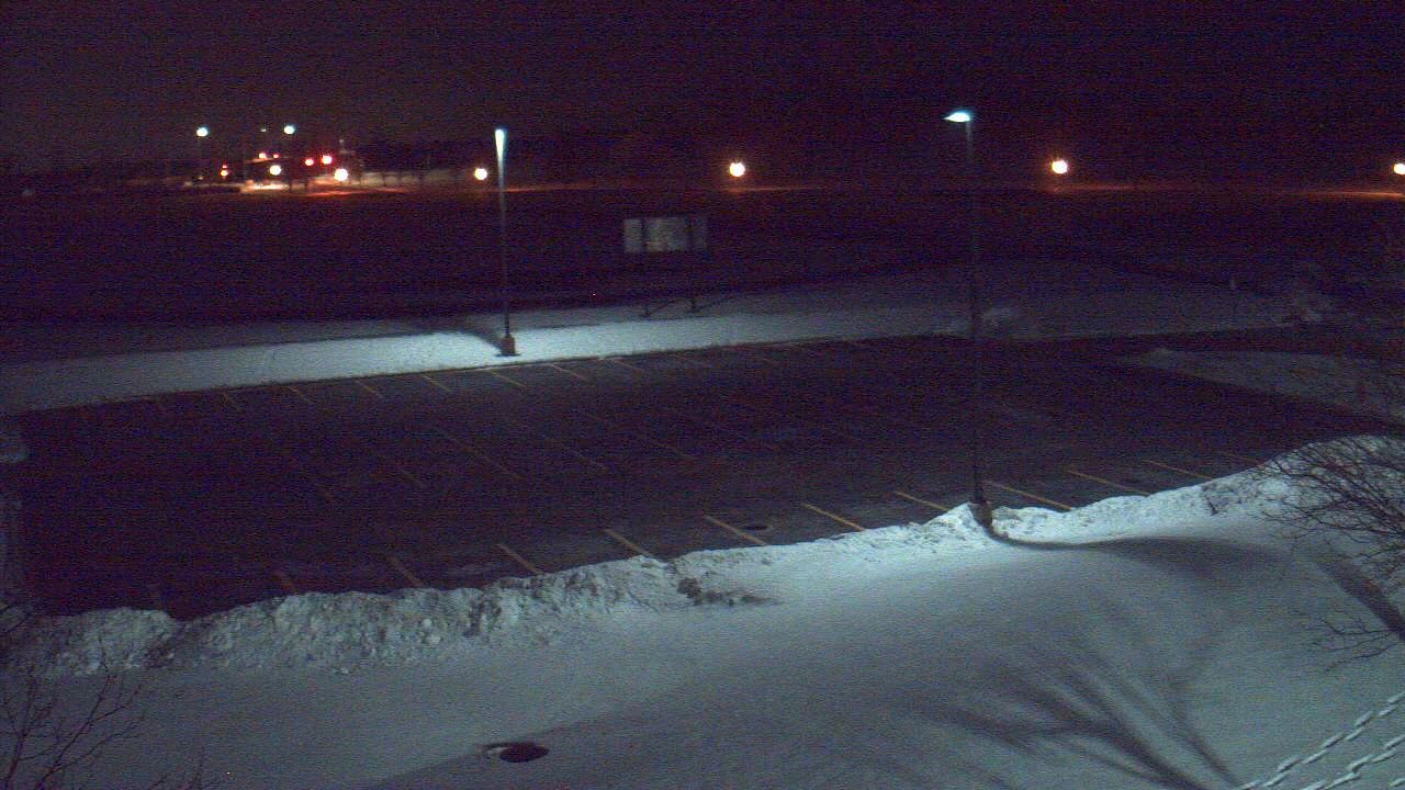 Thumbnail for current weather camera view from Geneva MS in Geneva, Illinois
