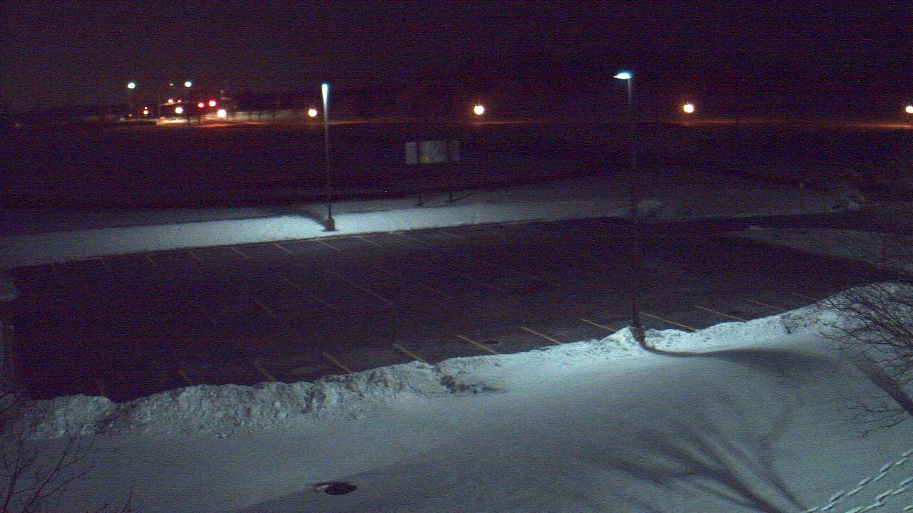 Thumbnail for current weather camera view from Geneva MS in Geneva, Illinois