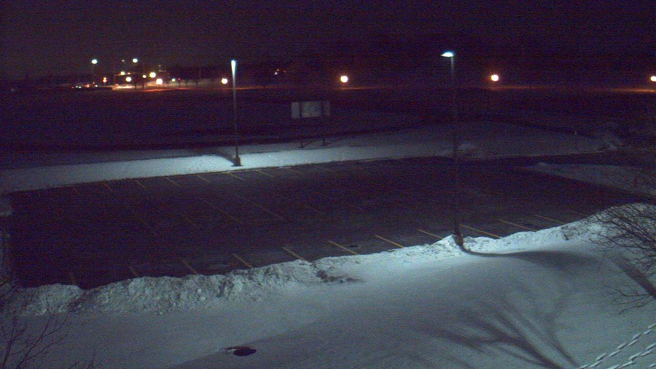 Thumbnail for current weather camera view from Geneva MS in Geneva, Illinois
