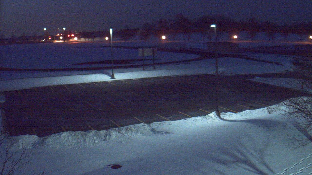 Thumbnail for current weather camera view from Geneva MS in Geneva, Illinois