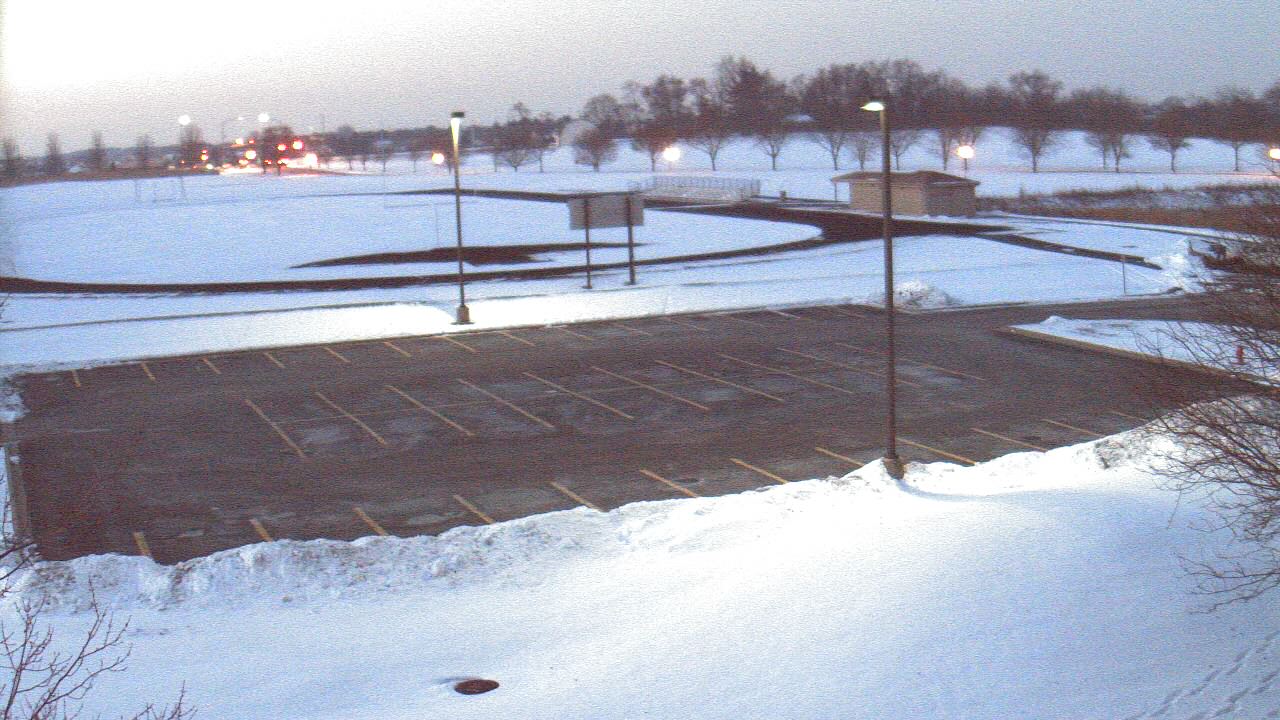 Thumbnail for current weather camera view from Geneva MS in Geneva, Illinois