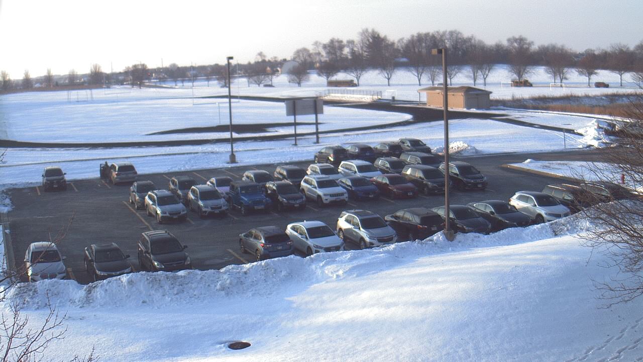 Thumbnail for current weather camera view from Geneva MS in Geneva, Illinois