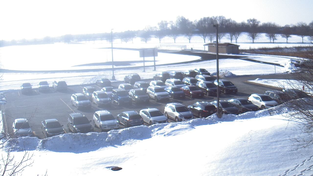 Thumbnail for current weather camera view from Geneva MS in Geneva, Illinois