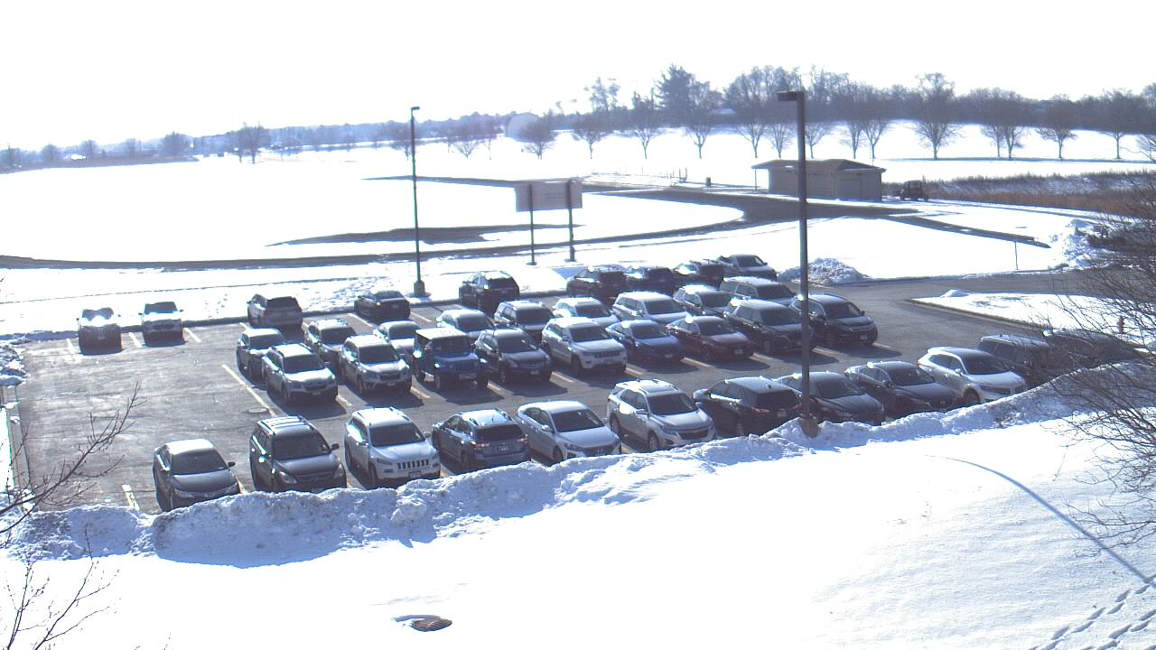 Thumbnail for current weather camera view from Geneva MS in Geneva, Illinois