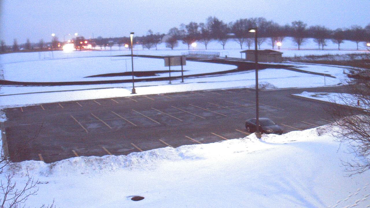 Thumbnail for current weather camera view from Geneva MS in Geneva, Illinois