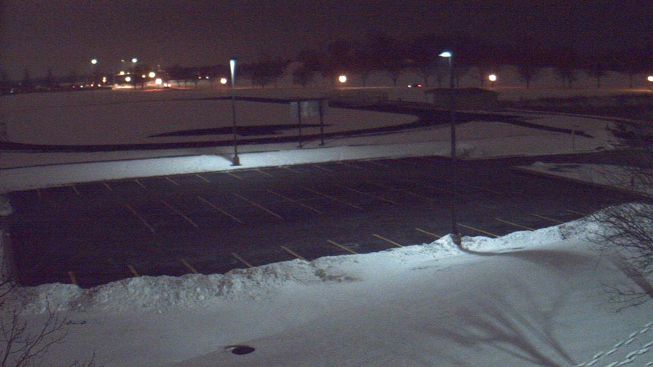 Thumbnail for current weather camera view from Geneva MS in Geneva, Illinois