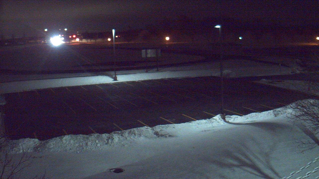 Thumbnail for current weather camera view from Geneva MS in Geneva, Illinois
