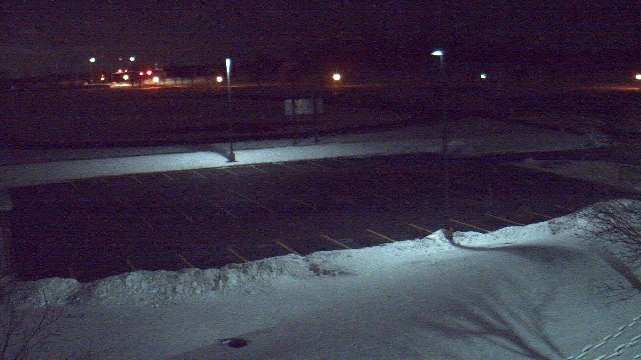 Thumbnail for current weather camera view from Geneva MS in Geneva, Illinois