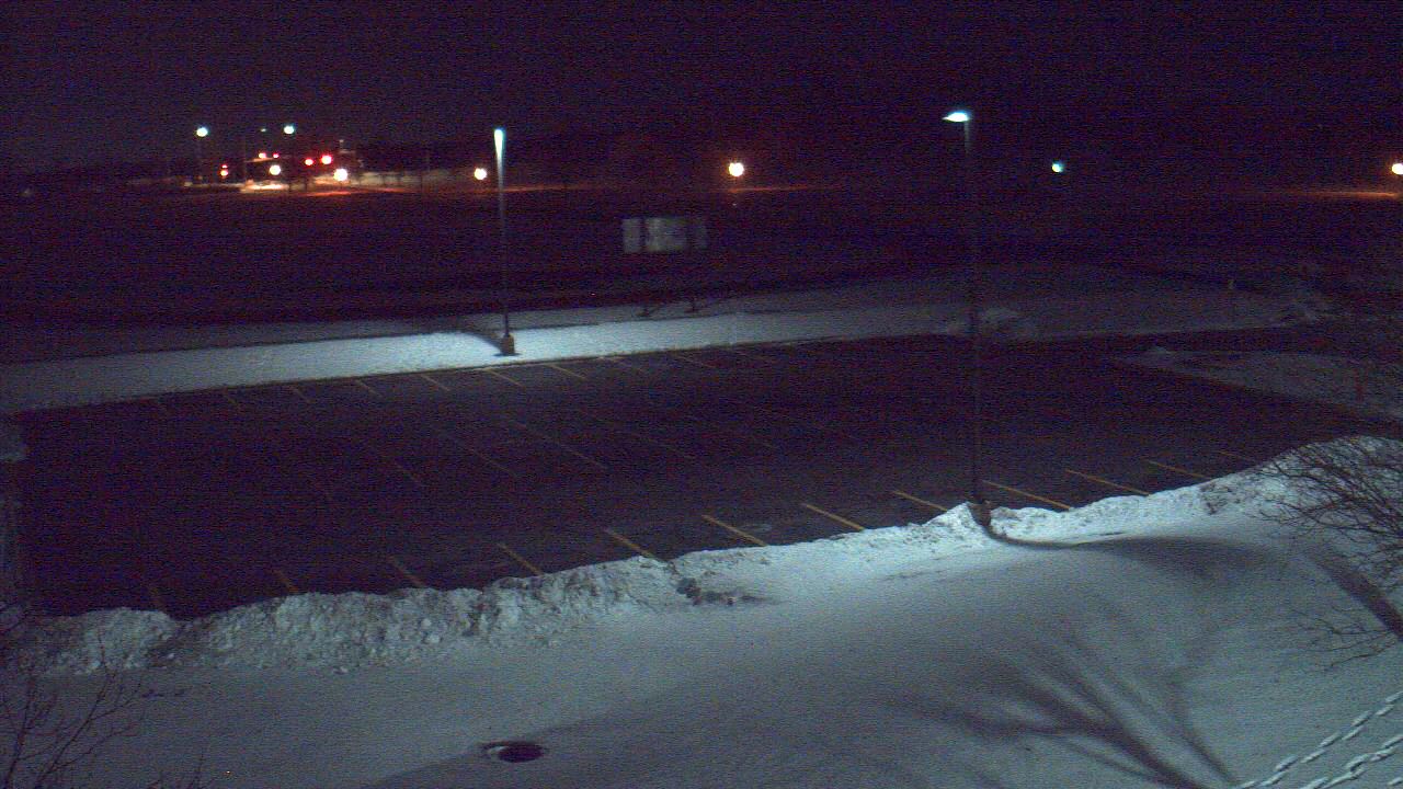 Thumbnail for current weather camera view from Geneva MS in Geneva, Illinois