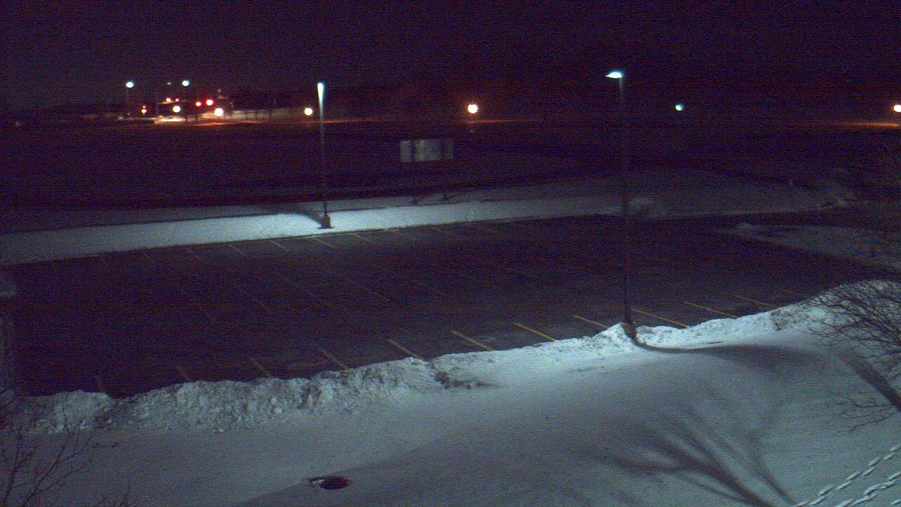 Thumbnail for current weather camera view from Geneva MS in Geneva, Illinois