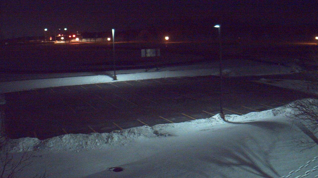 Thumbnail for current weather camera view from Geneva MS in Geneva, Illinois