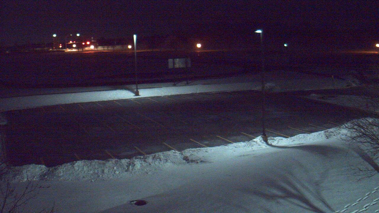 Thumbnail for current weather camera view from Geneva MS in Geneva, Illinois