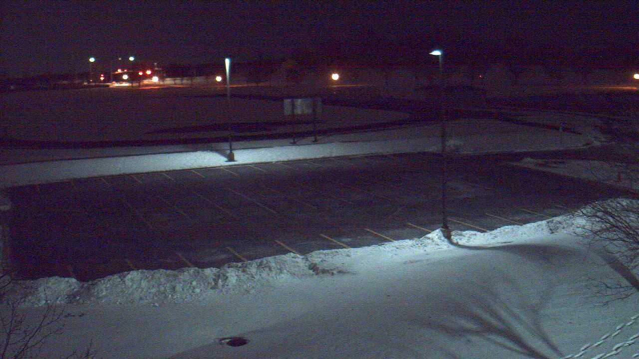 Thumbnail for current weather camera view from Geneva MS in Geneva, Illinois