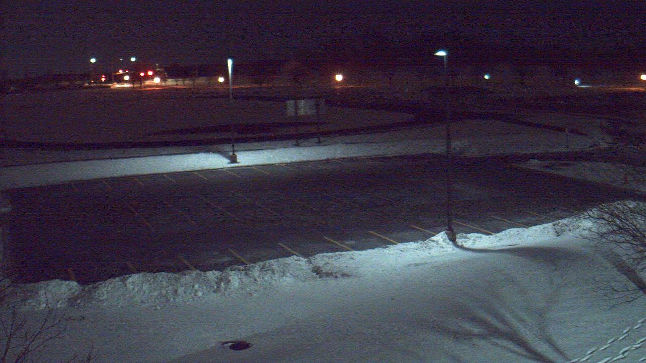 Thumbnail for current weather camera view from Geneva MS in Geneva, Illinois