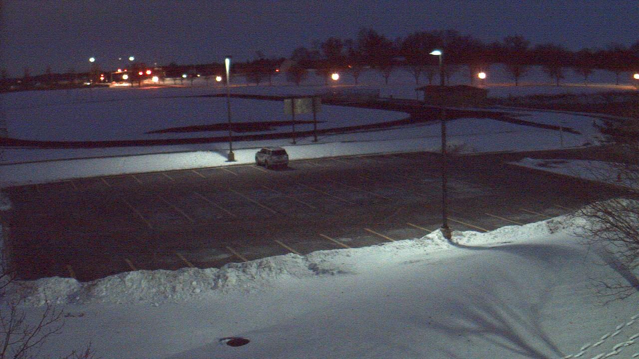 Thumbnail for current weather camera view from Geneva MS in Geneva, Illinois