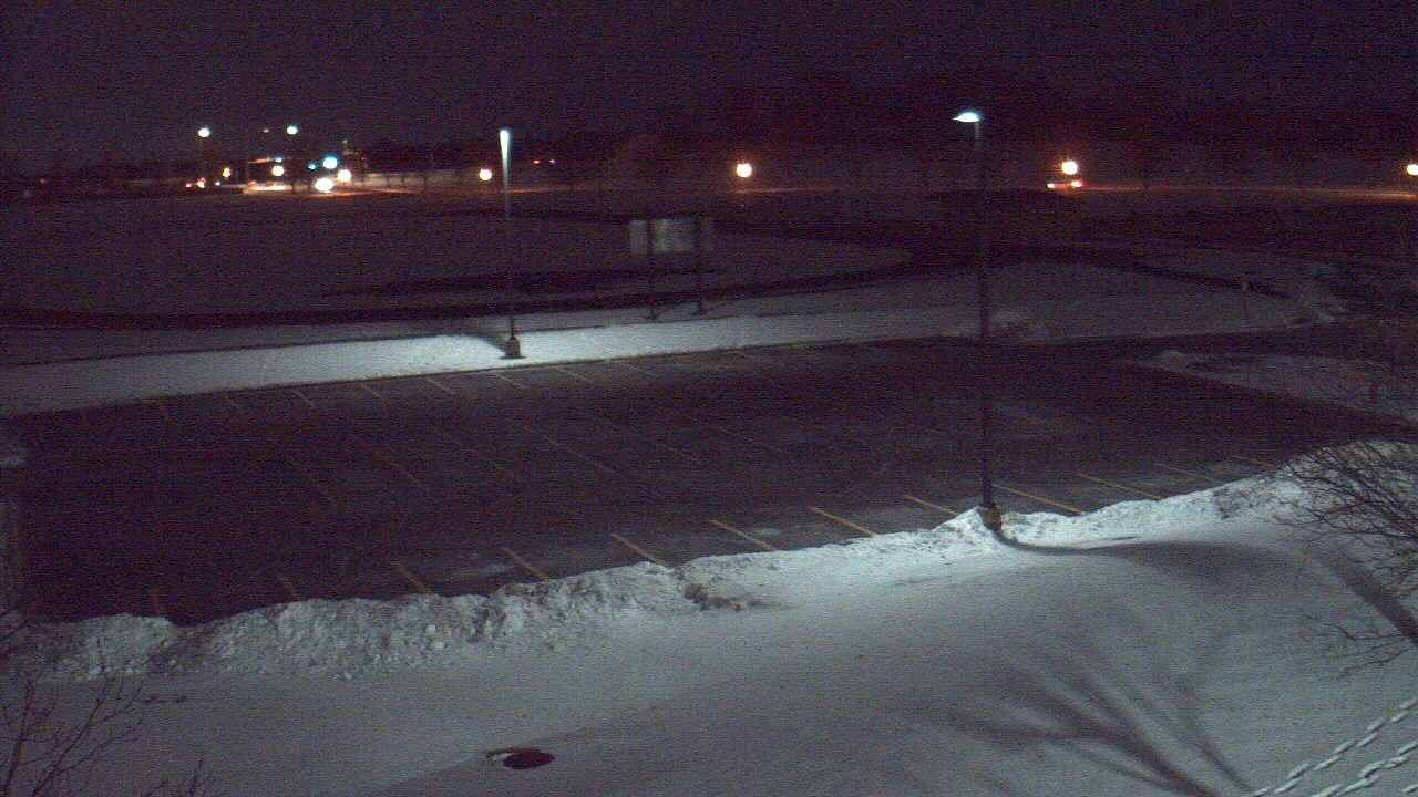 Thumbnail for current weather camera view from Geneva MS in Geneva, Illinois