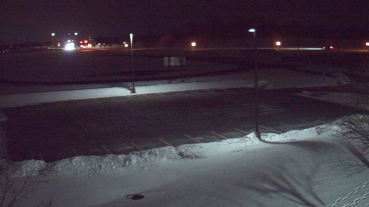 Thumbnail for current weather camera view from Geneva MS in Geneva, Illinois
