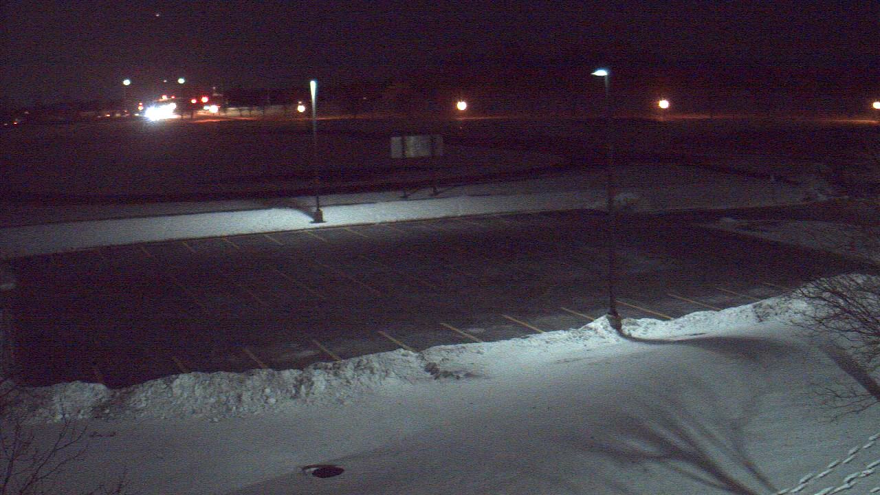 Thumbnail for current weather camera view from Geneva MS in Geneva, Illinois