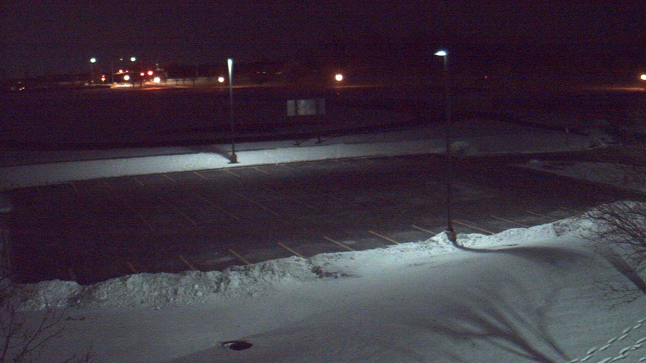 Thumbnail for current weather camera view from Geneva MS in Geneva, Illinois